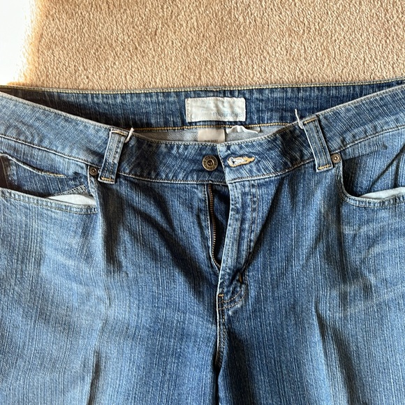 Maurice’s Sophie Boot distressed women’s bluejeans, sz. 15/16 Short!  Like new! - Picture 2 of 7